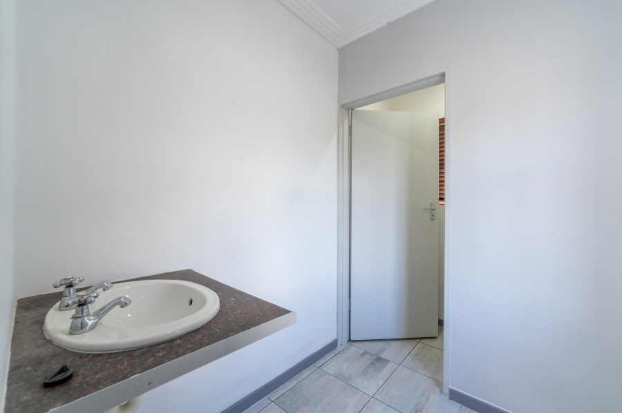To Let commercial Property for Rent in Bertville Western Cape